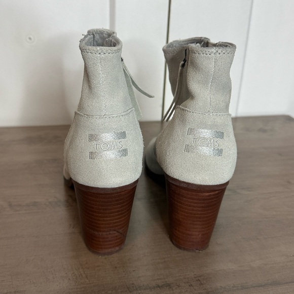 TOMS | Stylish Light Grey Peep-Toe Ankle Boots- Leather Suede Upper - 9 - Picture 3 of 6